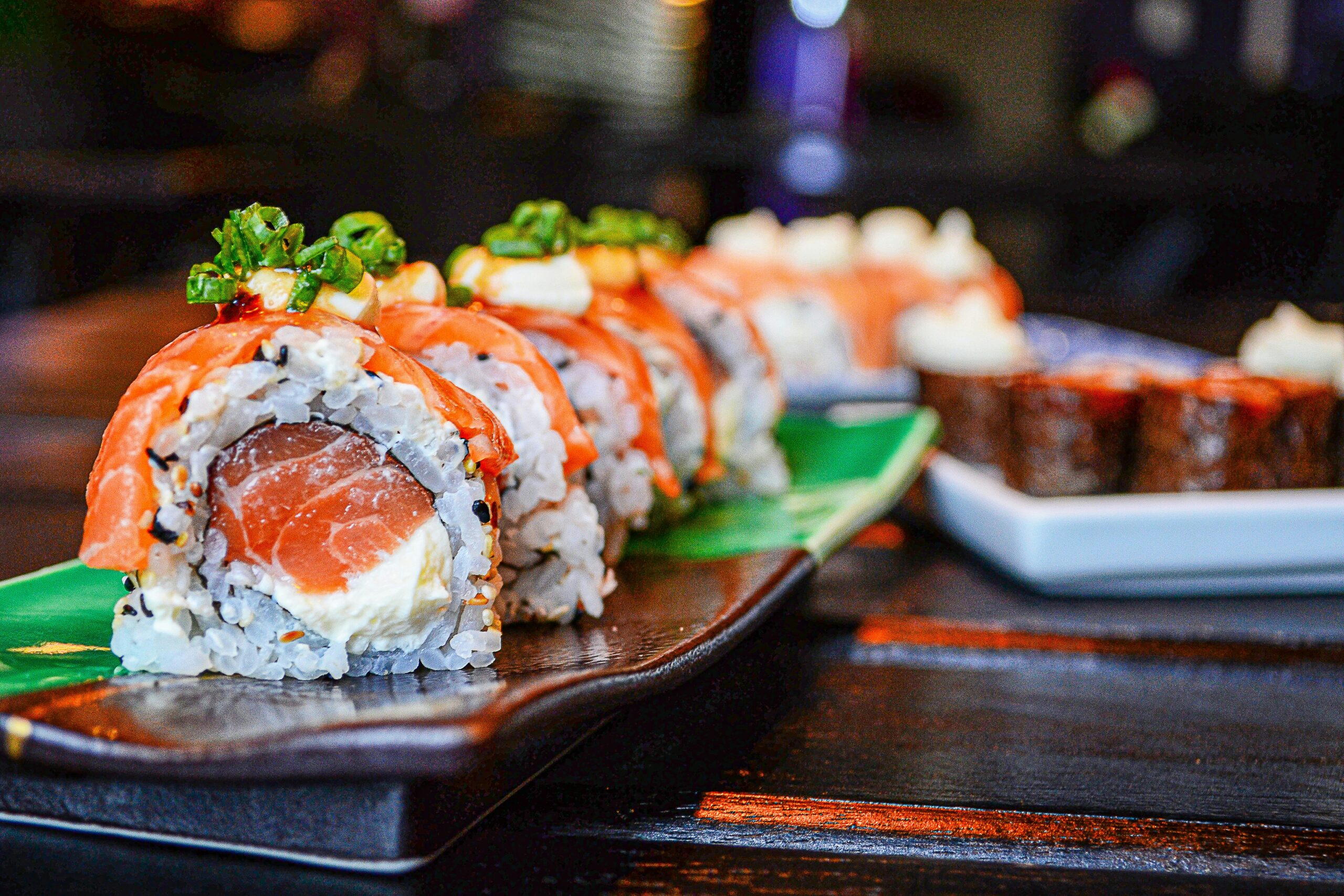 O sushi pode conter mais sal do que parece — veja como equilibrar